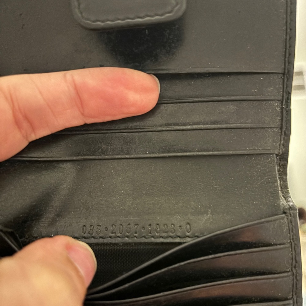 Authentic Vintage Gucci Black Leather Bifold Wallet Gold Bar Logo - Picture 6 of 6